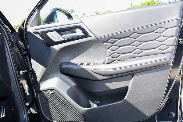 2025 Mitsubishi Outlander Exceed ZM thumb-14