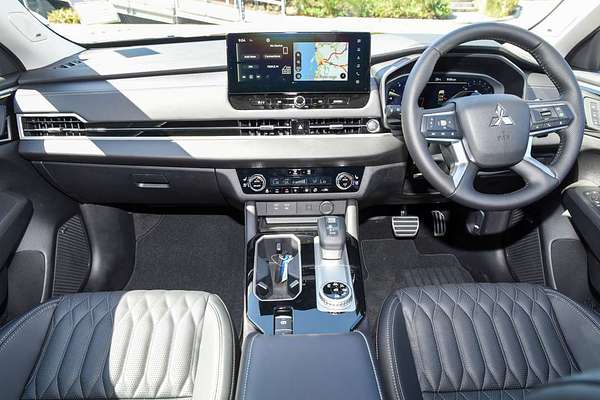 2025 Mitsubishi Outlander Exceed ZM thumb-15