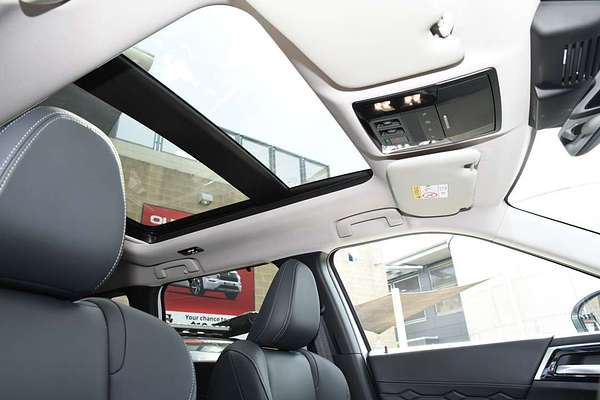 2025 Mitsubishi Outlander Exceed ZM thumb-13