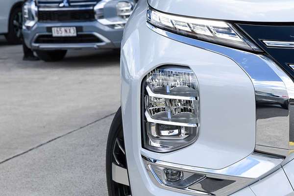 2025 Mitsubishi Outlander Exceed ZM thumb-1