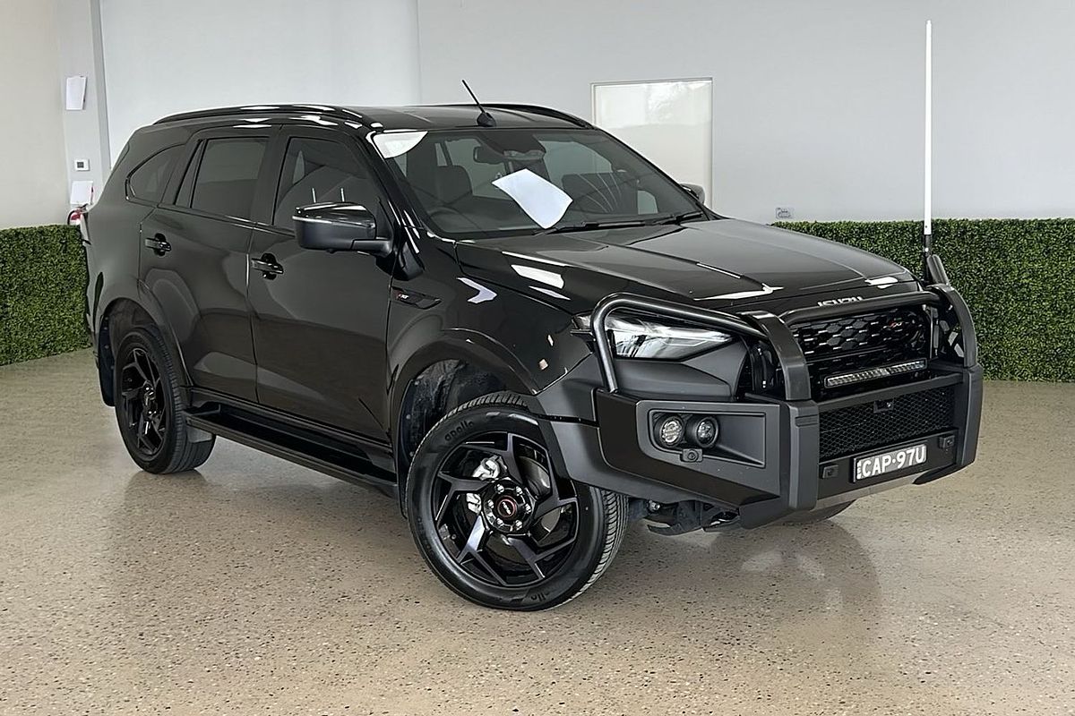 2025 Isuzu MU-X X-TERRAIN