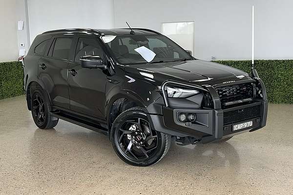 2025 Isuzu MU-X X-TERRAIN