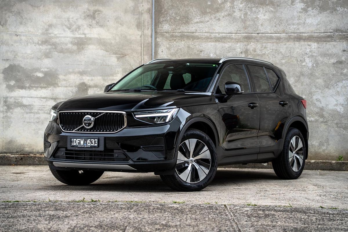 2025 Volvo XC40 Plus B4