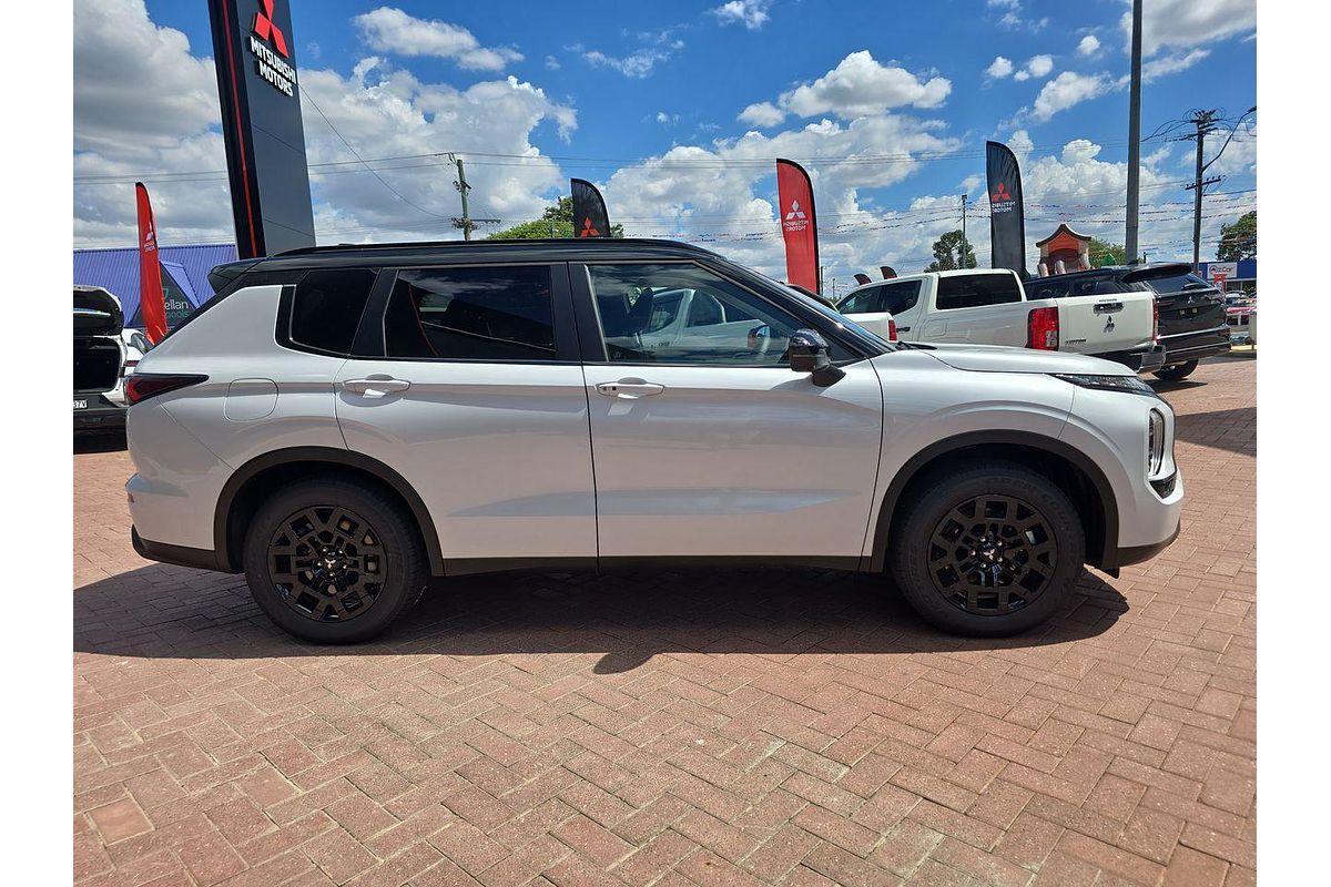 2025 Mitsubishi Outlander LS ZM