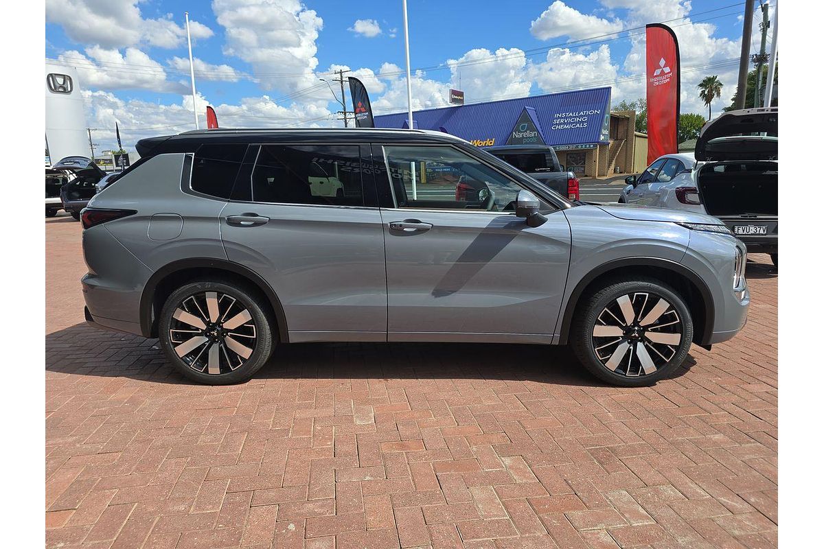 2025 Mitsubishi Outlander Exceed Tourer ZM