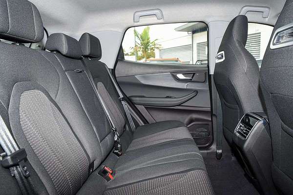 2026 Chery Tiggo 4 Hybrid Urban thumb-8