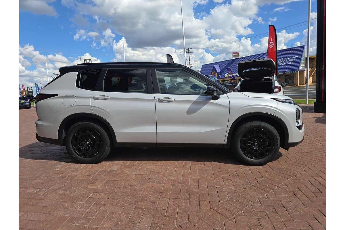 2025 Mitsubishi Outlander LS ZM