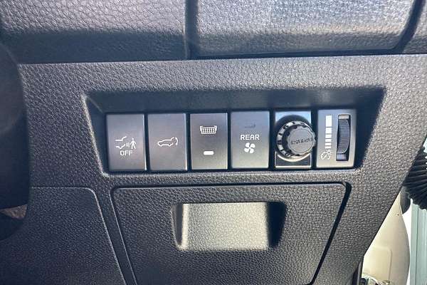 2023 Isuzu MU-X LS-T thumb-42