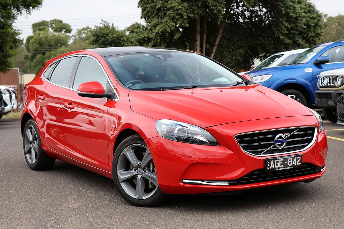 2015 Volvo V40 T4 Luxury