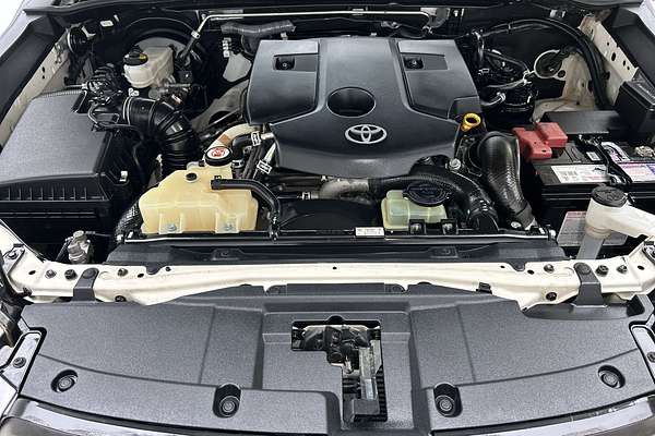 2022 Toyota Hilux SR GUN126R 4X4 thumb-9