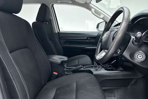 2022 Toyota Hilux SR GUN126R 4X4 thumb-11