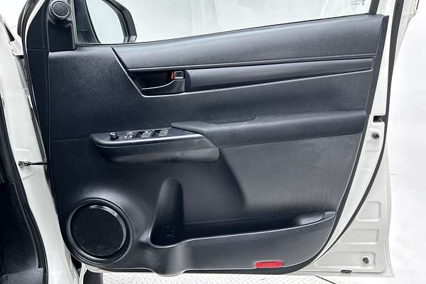2022 Toyota Hilux SR GUN126R 4X4 thumb-17