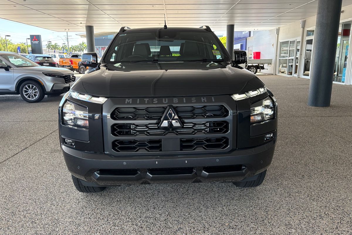 2025 Mitsubishi Triton GSR MV 4X4