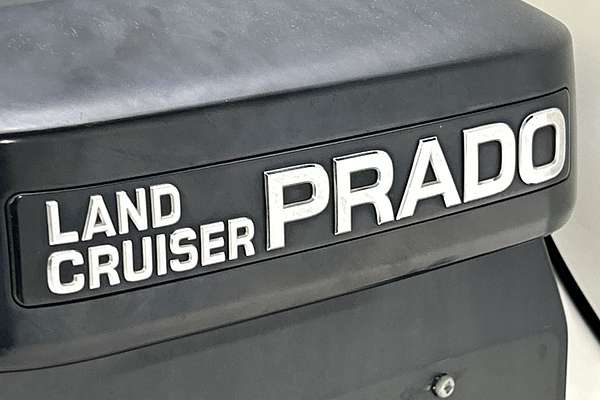 2017 Toyota Landcruiser Prado GX GDJ150R thumb-21