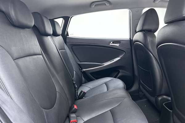 2018 Hyundai Accent Sport RB6 thumb-11