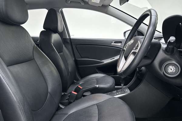 2018 Hyundai Accent Sport RB6 thumb-12