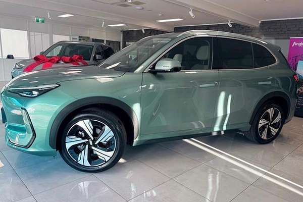 2026 Geely EX5 Inspire Extended Range E245 thumb-1