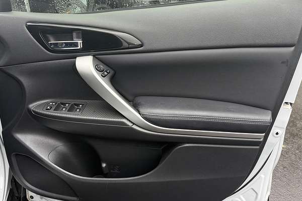 2021 Mitsubishi Eclipse Cross PHEV Exceed YB thumb-6