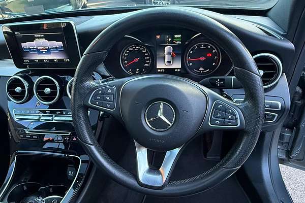 2017 Mercedes-Benz C-Class C350 e W205 thumb-26