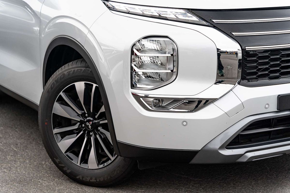 2025 Mitsubishi Outlander LS ZM