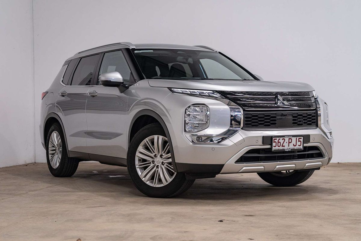 2023 Mitsubishi Outlander LS ZM