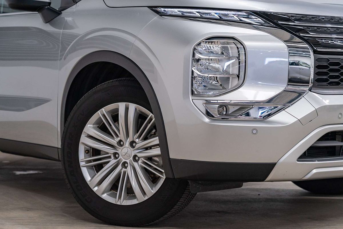 2023 Mitsubishi Outlander LS ZM