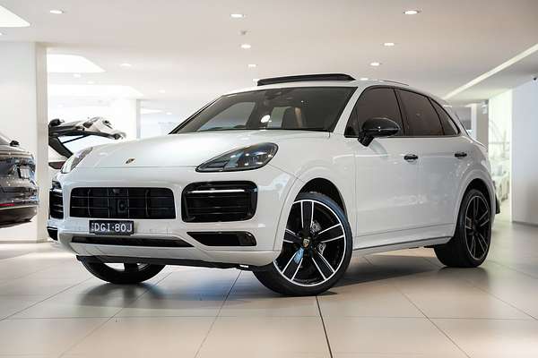 2022 Porsche Cayenne Platinum Edition 9YA
