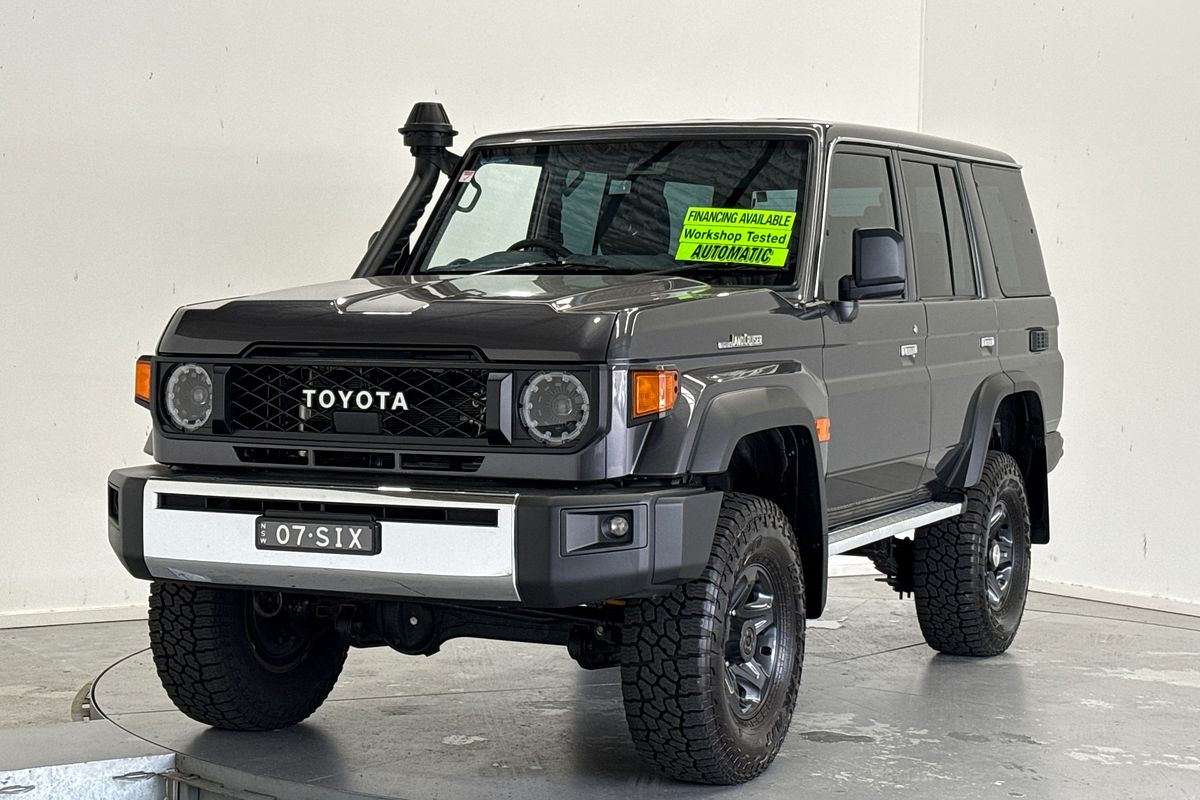 2025 Toyota Landcruiser GXL GDJL76R