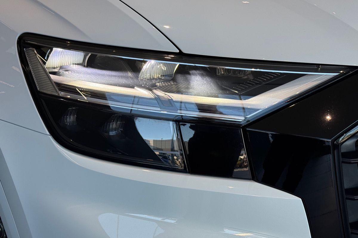 2019 Audi Q8 55 TFSI F1