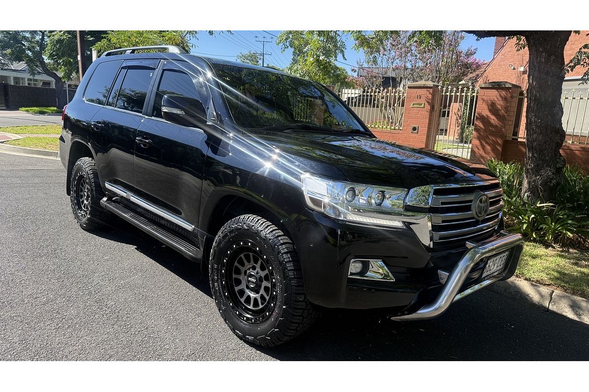 2016 Toyota Landcruiser Sahara VDJ200R