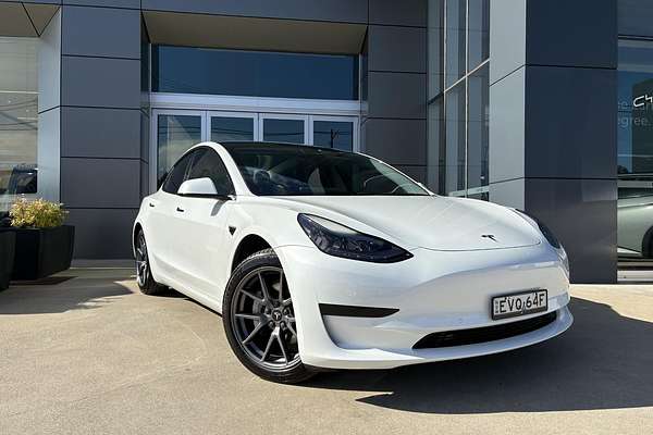 2022 Tesla Model 3 Rear-Wheel Drive