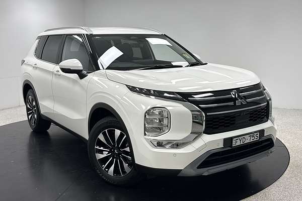 2025 Mitsubishi Outlander LS ZM