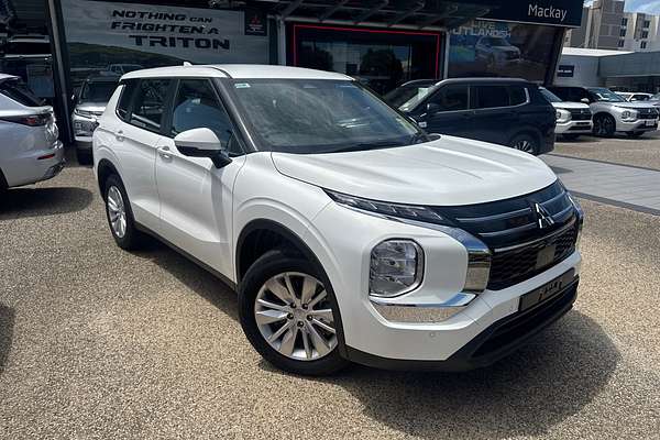 2025 Mitsubishi Outlander ES ZM