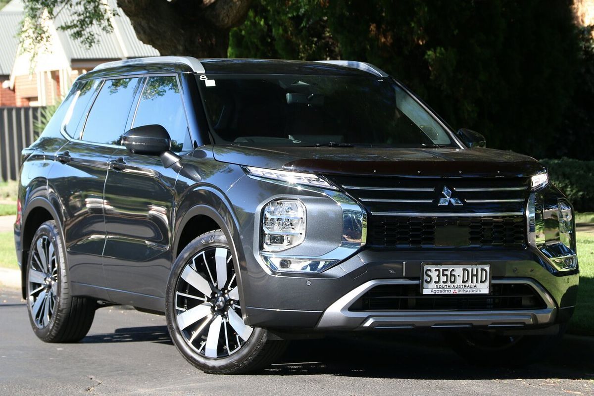 2025 Mitsubishi Outlander Exceed Tourer ZM