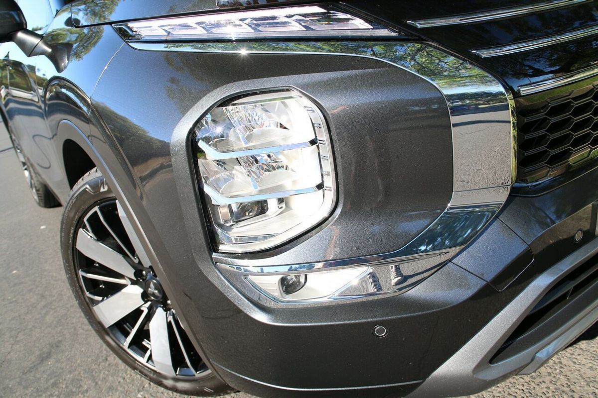 2025 Mitsubishi Outlander Exceed Tourer ZM