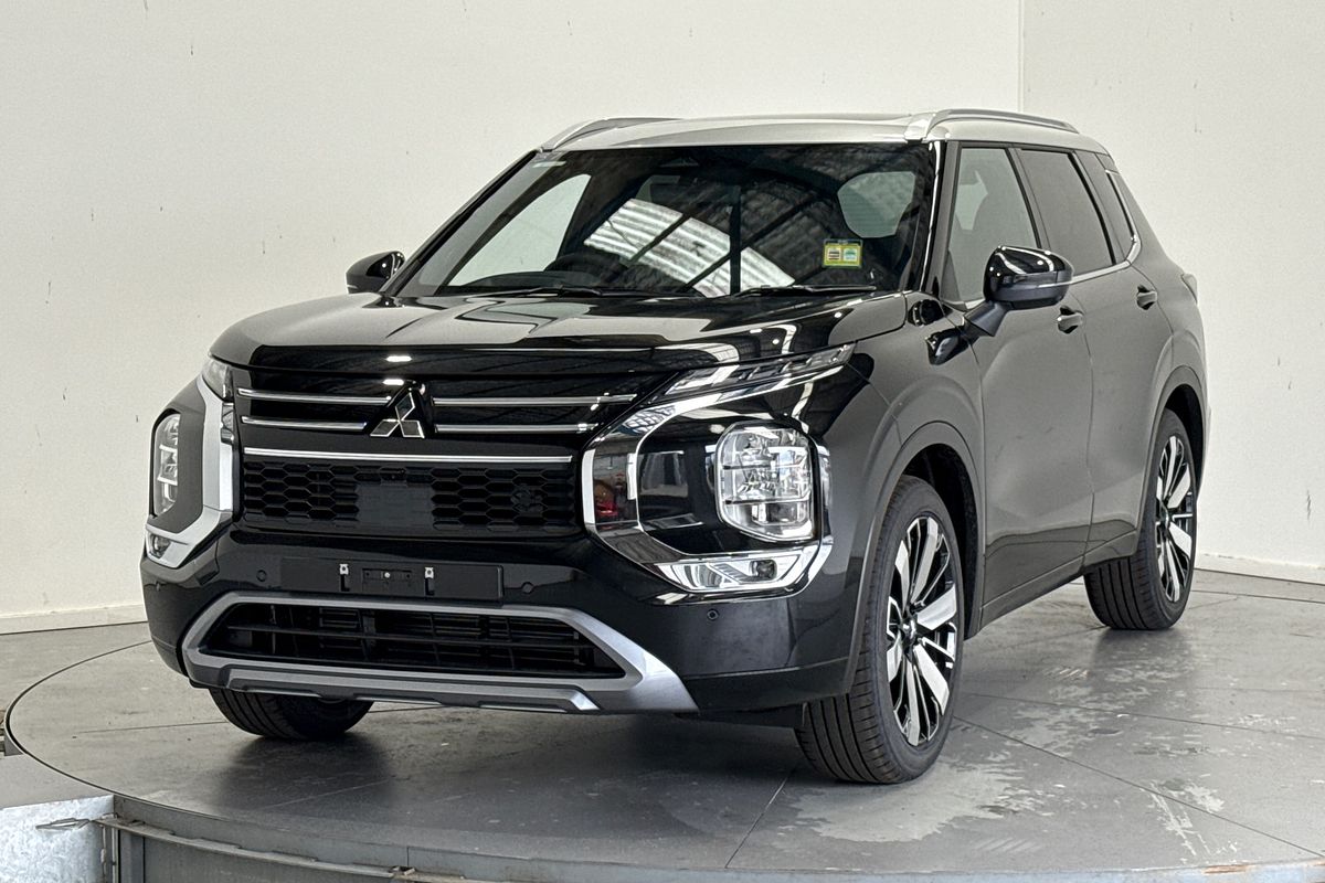 2025 Mitsubishi Outlander Exceed Tourer ZM