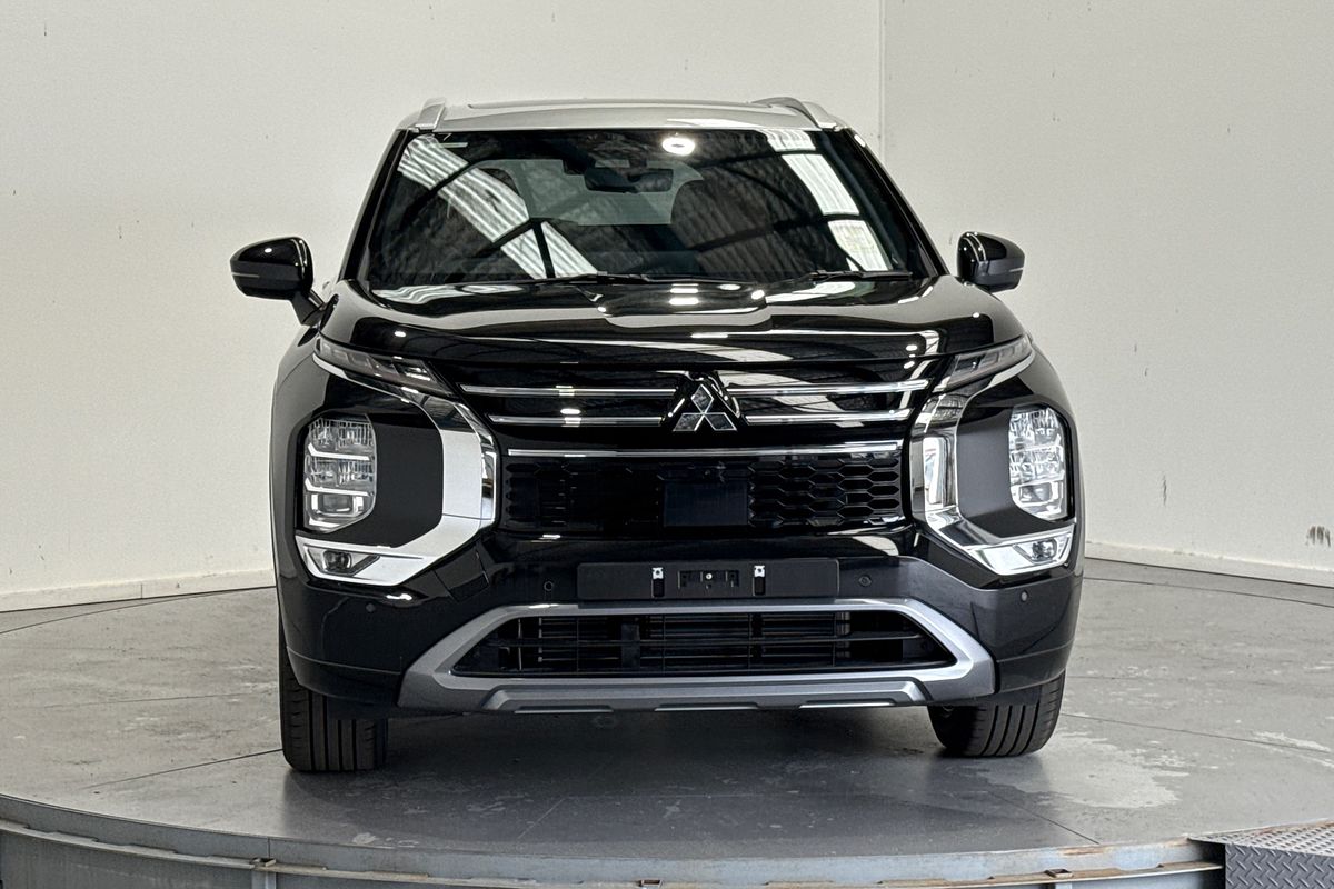2025 Mitsubishi Outlander Exceed Tourer ZM