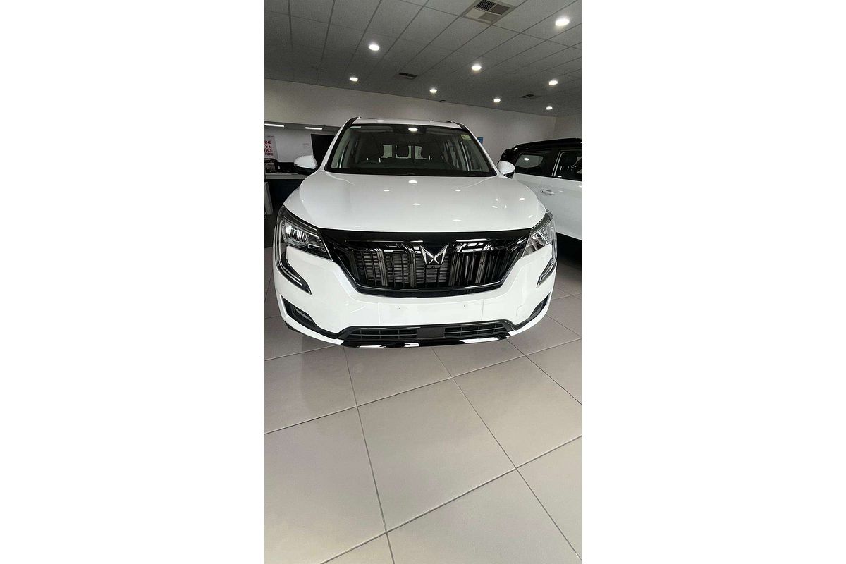 2025 Mahindra XUV700 AX7L