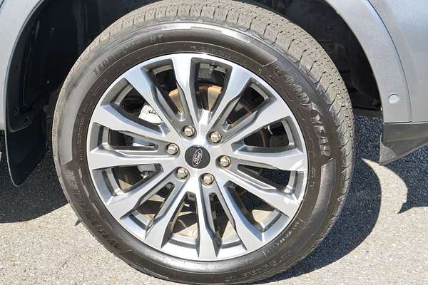 2024 Ford Everest Platinum 3.0L thumb-3