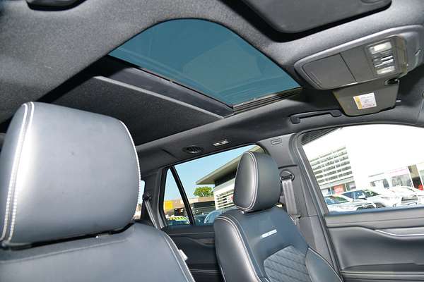 2024 Ford Everest Platinum 3.0L thumb-10