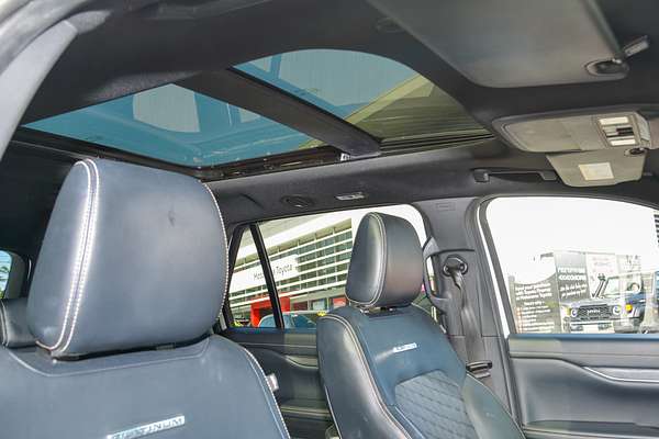 2024 Ford Everest Platinum 3.0L thumb-10