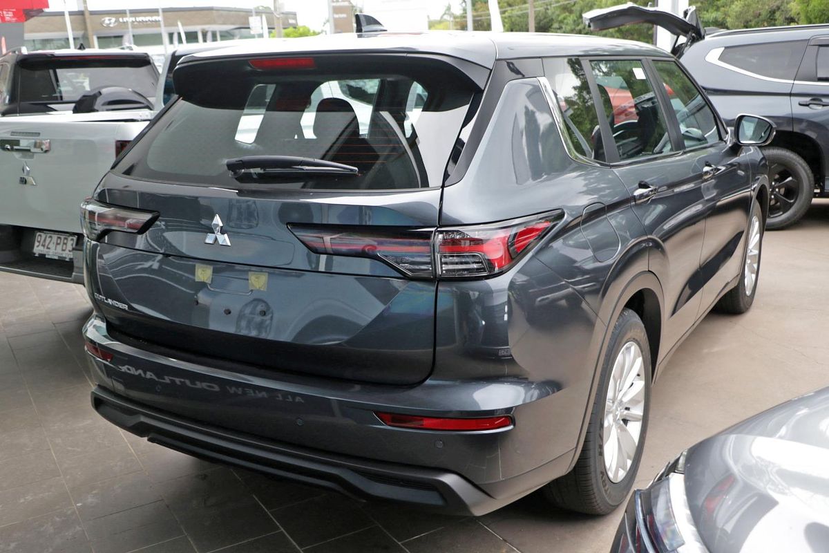 2025 Mitsubishi Outlander ES ZM