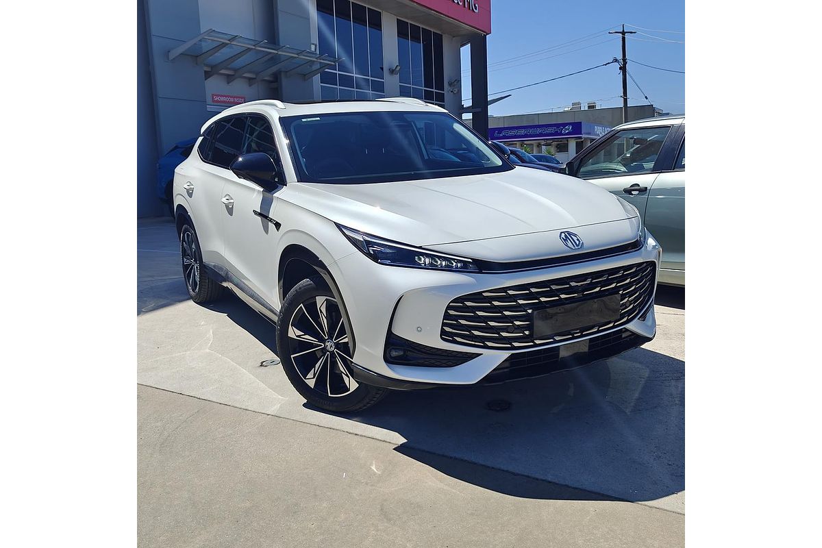 2024 MG HS Essence AS33