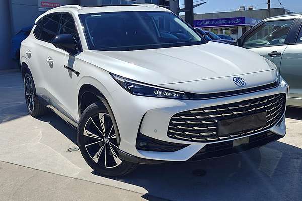 2024 MG HS Essence AS33