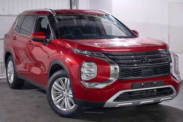 2024 Mitsubishi Outlander LS ZM