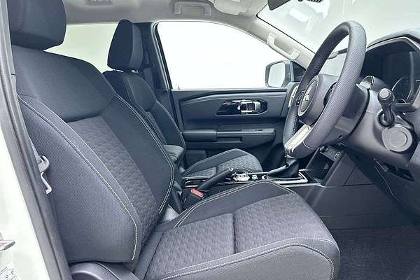 2025 Mitsubishi Triton GLS MV 4X4 thumb-10