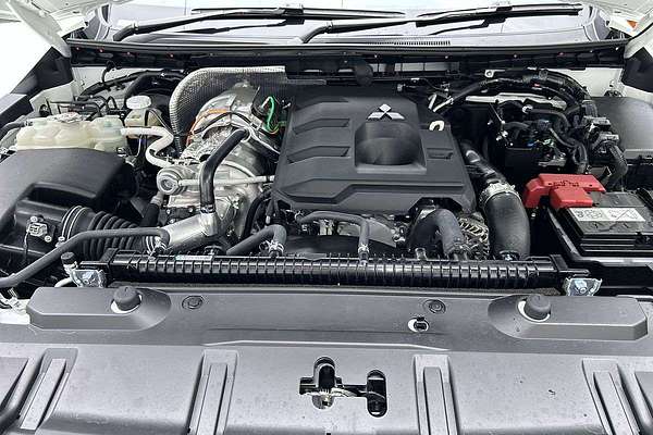 2025 Mitsubishi Triton GLS MV 4X4 thumb-8