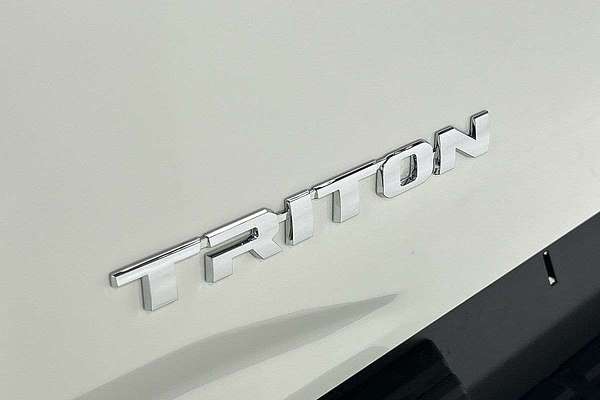 2025 Mitsubishi Triton GLS MV 4X4 thumb-19