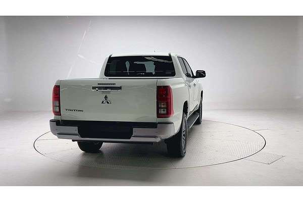 2025 Mitsubishi Triton GLS MV 4X4 thumb-23