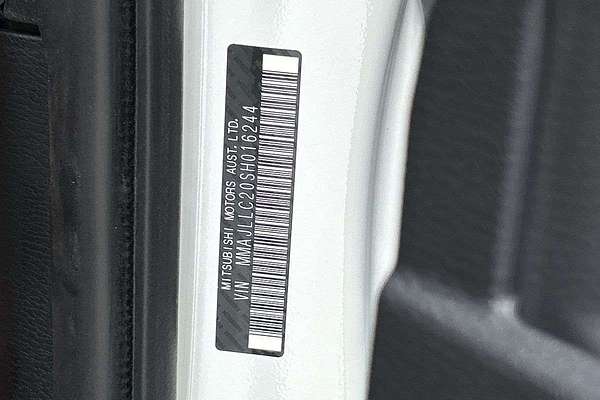 2025 Mitsubishi Triton GLS MV 4X4 thumb-21